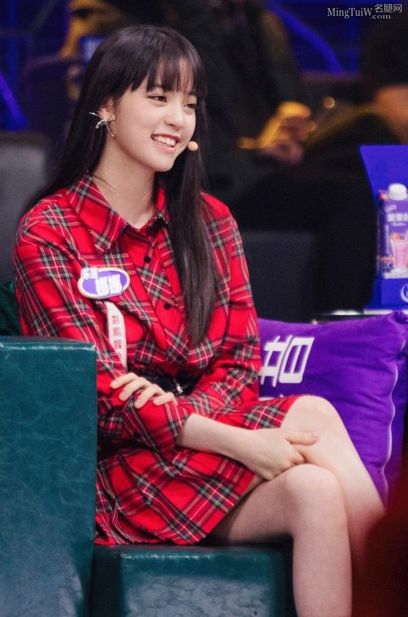 长直发美少女欧阳娜娜的细白腿(10/13)