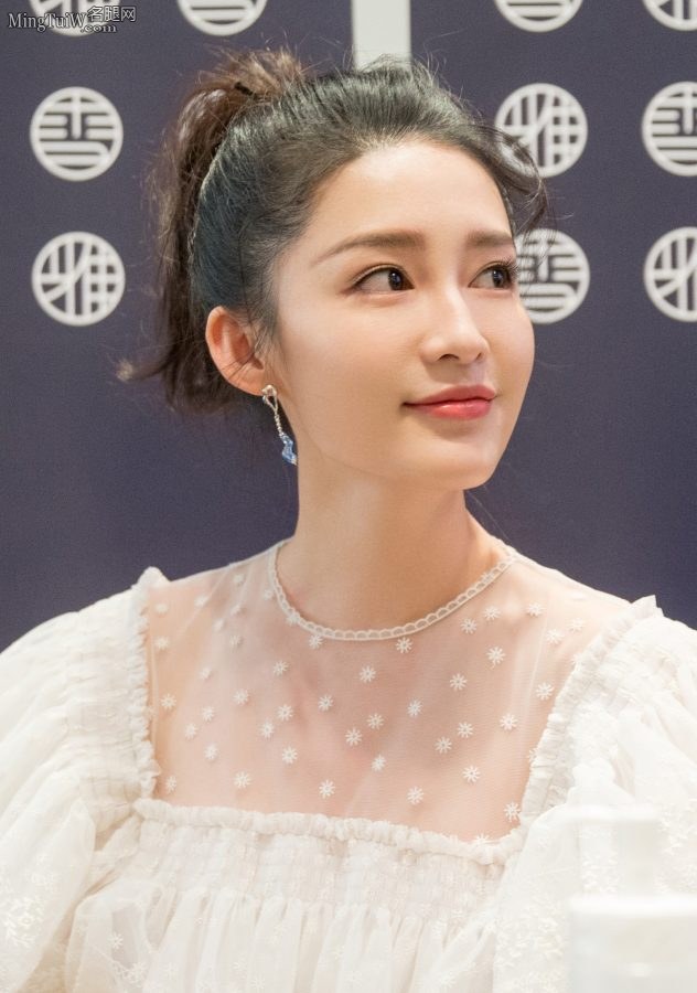 李沁光腿玉足写真优美的线条太诱人(10/10)