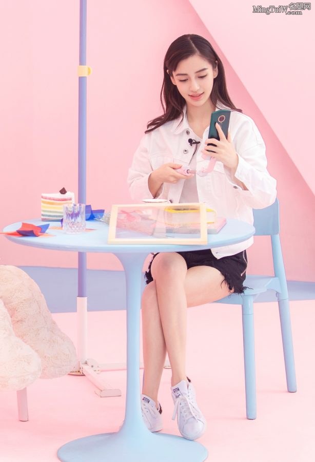 大宝贝杨颖牛仔裤美腿少女心(2/9)