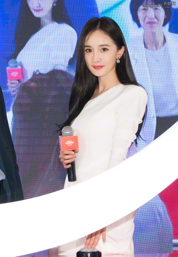 长发杨幂白裙飘飘露美丽大腿(7/11)