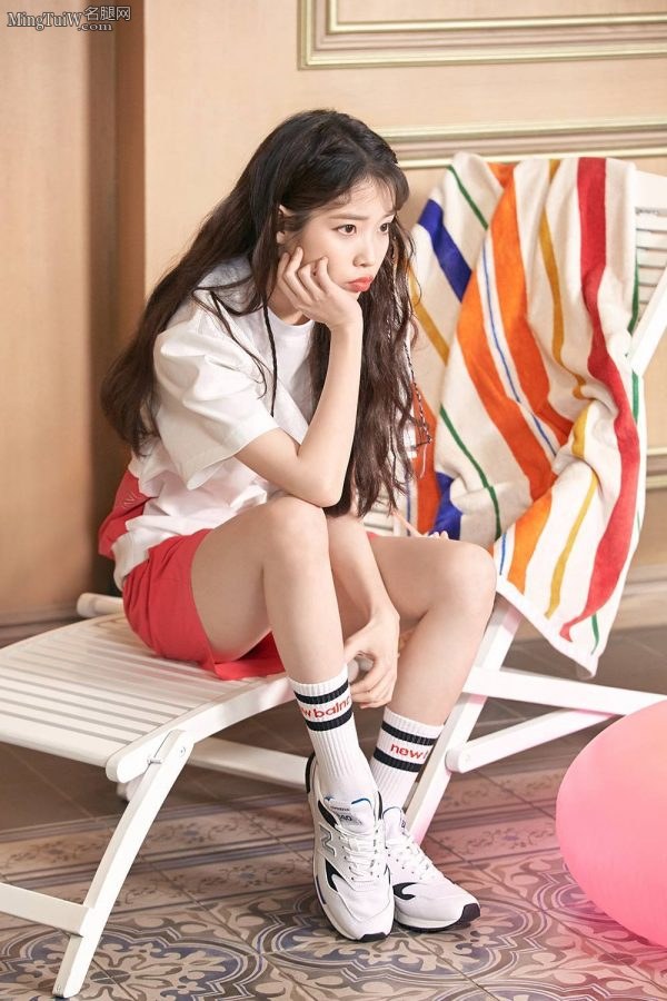 Photo of cute beautiful girl Li Zhien with smooth legs(5/5)