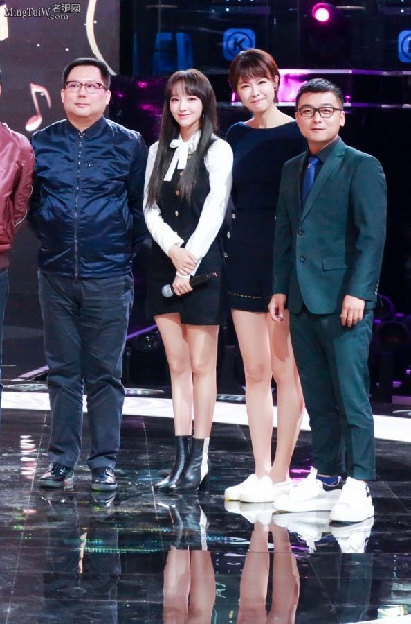 长发美女程潇的美腿好白好直(5/5)
