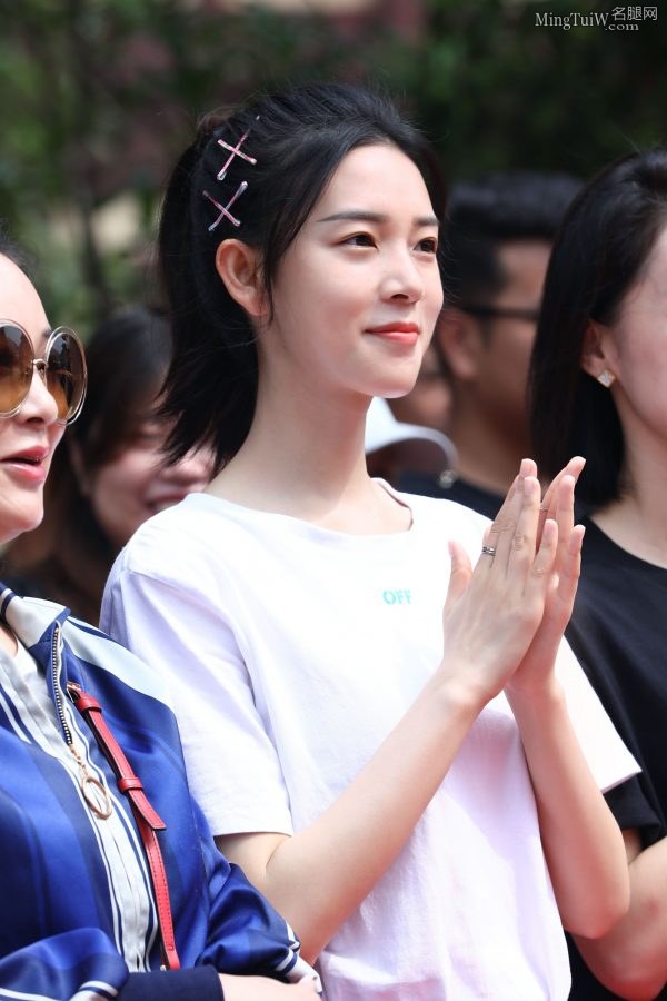 小姐姐陈瑶是漂亮的粉色系小妞(3/9)
