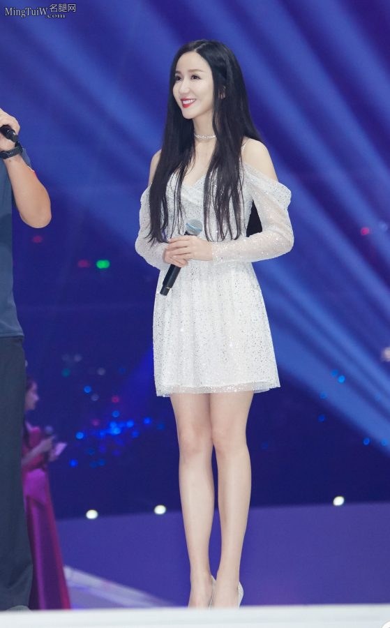 仙女下凡娄艺潇大秀精品洁白的玉腿(14/15)