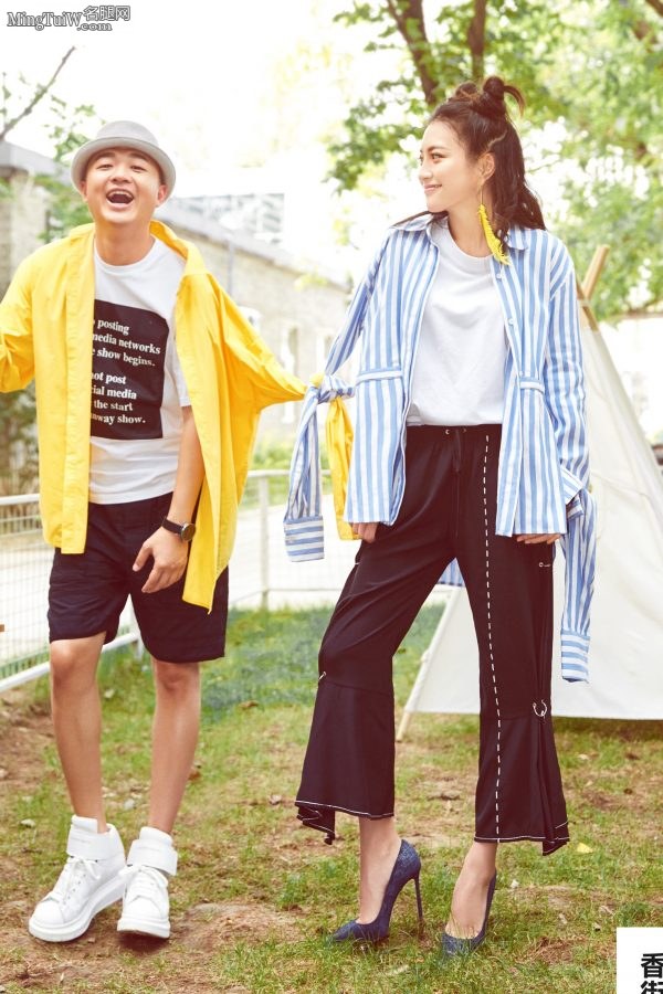 包贝尔老婆包文婧脚上穿了性感的细高跟鞋(1/5)