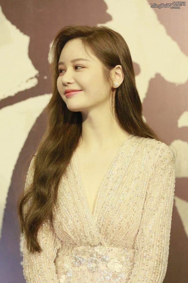 邱意浓宣传电影顶级美腿白细长直(4/9)