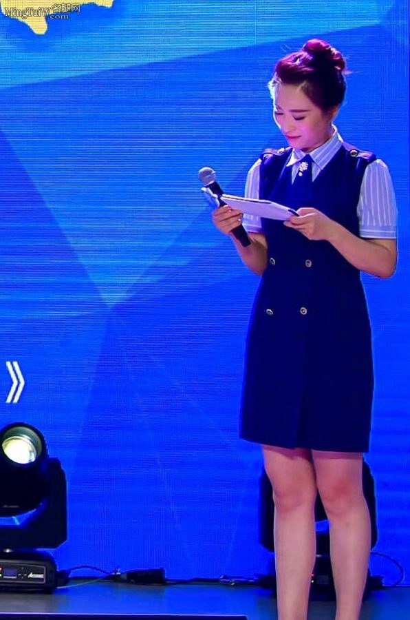 BTV高燕主持活动时的高跟腿(3/3)