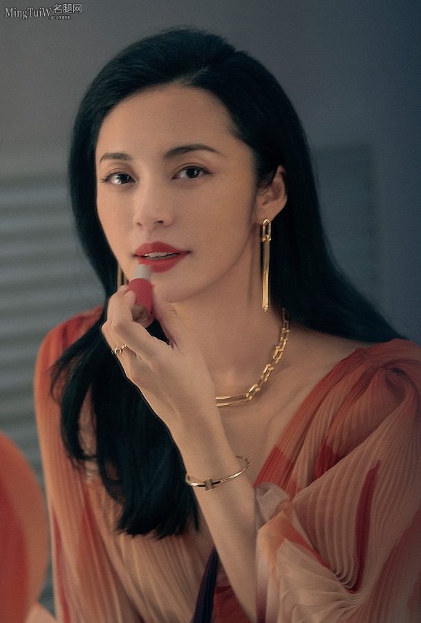 红唇诱人女星姚晨大秀长腿美足(4/7)