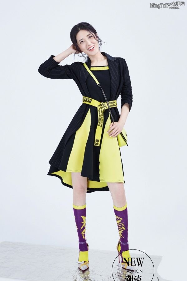 Fashion photo of tall and elegant beauty Zeng Li(4/9)