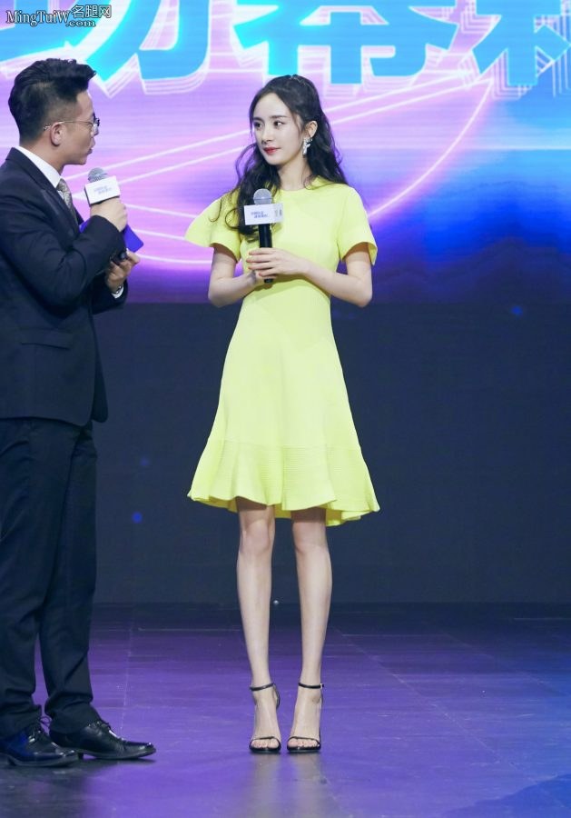 大幂幂杨幂高清二连高跟美腿美的不要不要的(12/17)
