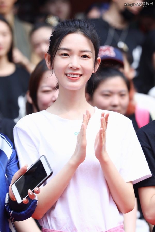 小姐姐陈瑶是漂亮的粉色系小妞(2/9)