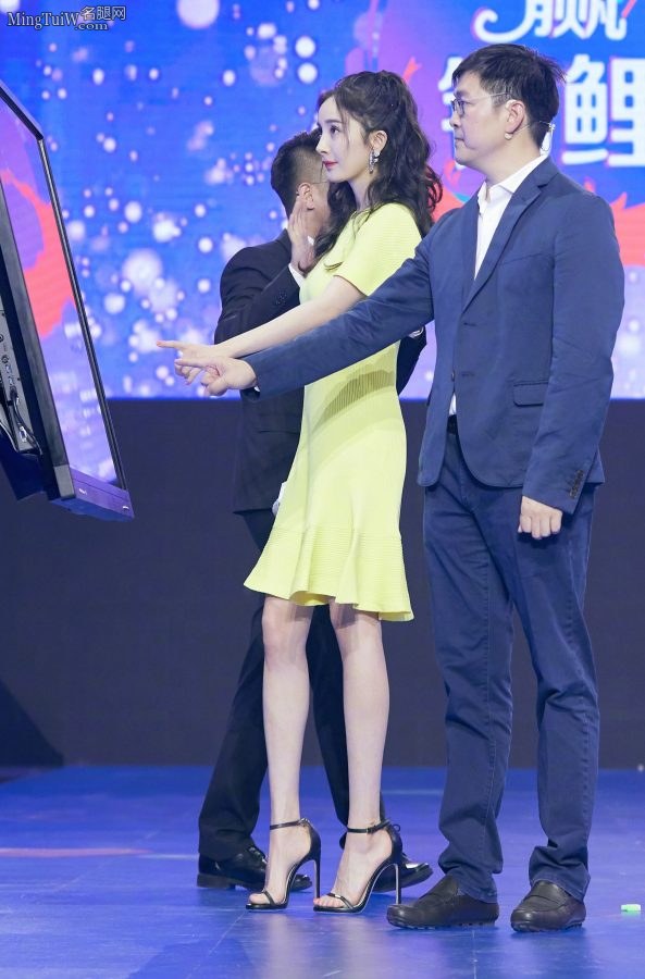 大幂幂杨幂高清二连高跟美腿美的不要不要的(14/17)