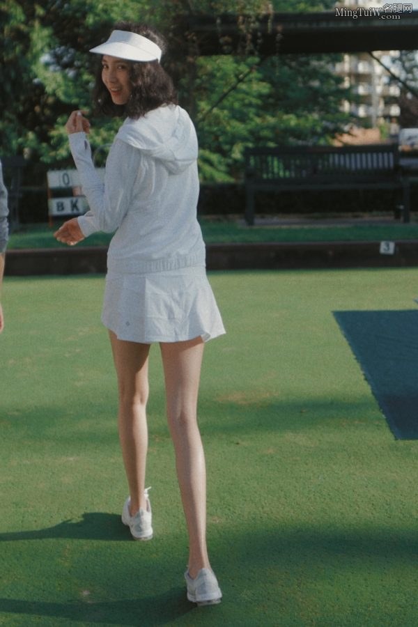 王紫璇修长漂亮的少女腿真的是没谁了(2/6)