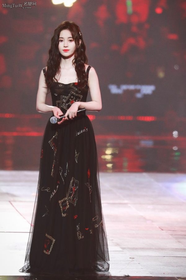 气质优雅皮肤白皙的小仙女鞠婧祎(6/14)
