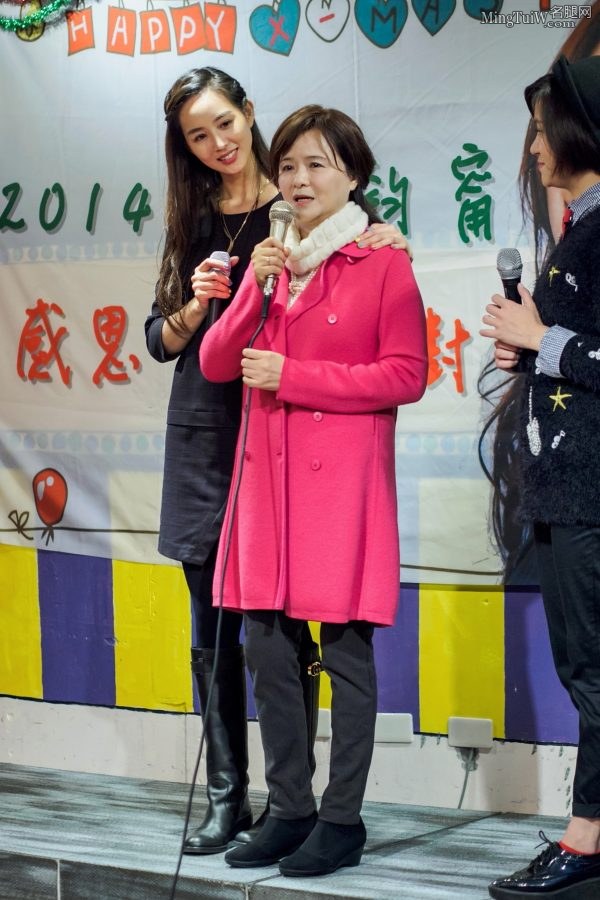 张钧甯在歌友会上厚黑丝裤袜靴子这是谁的女朋友(19/36)