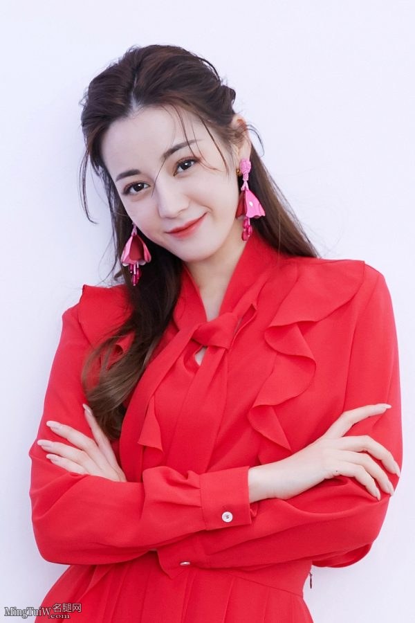 古风味道的小姐姐迪丽热巴代言手游 白皙美足完美(5/18)