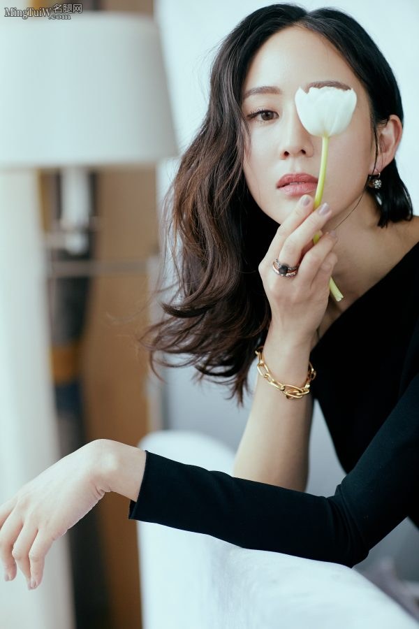 高贵气质女星张钧甯身穿单袖纱裙露修长玉腿(6/12)