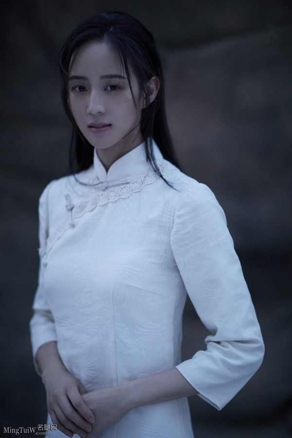 《我就是演员》张钧甯穿旗袍精彩表演光脚趴在地板上(11/11)