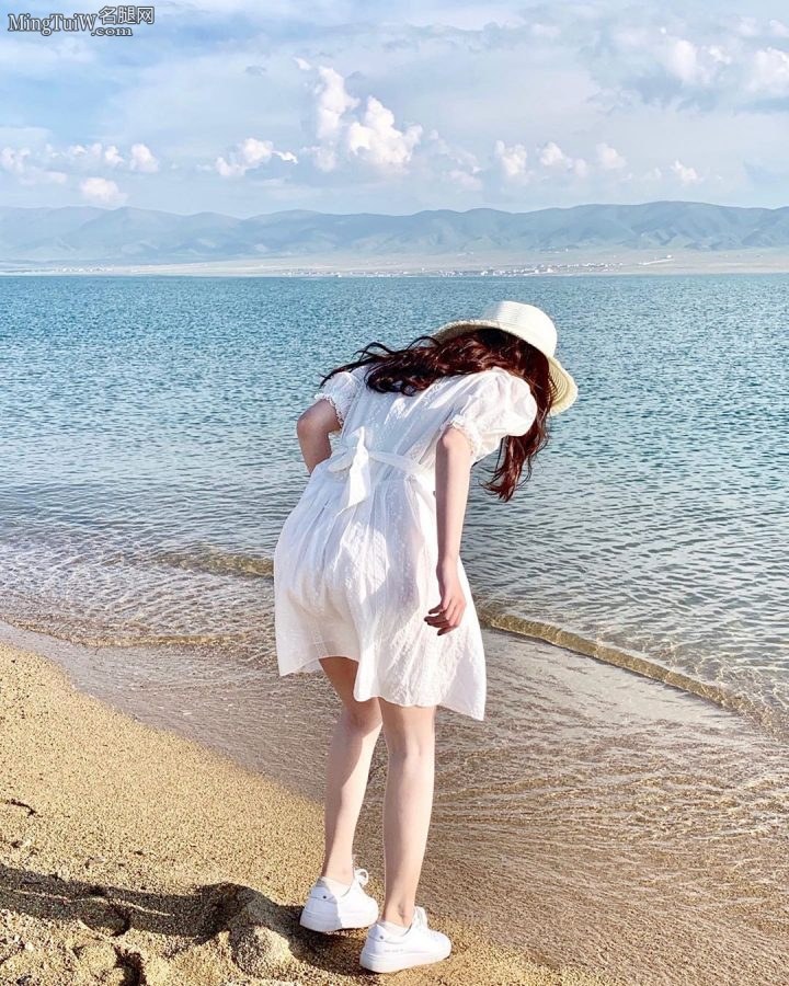 鞠婧祎穿小白裙在海边玩耍好漂亮的小女森(2/11)