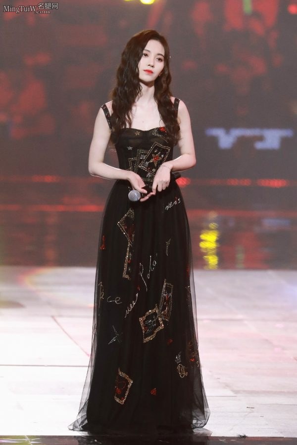 气质优雅皮肤白皙的小仙女鞠婧祎（第5张/共14张）