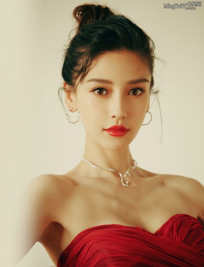 杨颖Angelababy身材酒红色礼服秀沟你就是天上的嫦娥仙子(20/24)