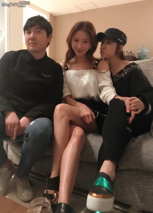 美女超模林志玲美腿光滑不减当年(1/2)