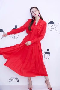 古风味道的小姐姐迪丽热巴代言手游 白皙美足完美