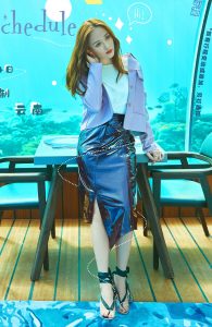 女明星陈乔恩在马尔代夫海天风景里拍摄写真大片