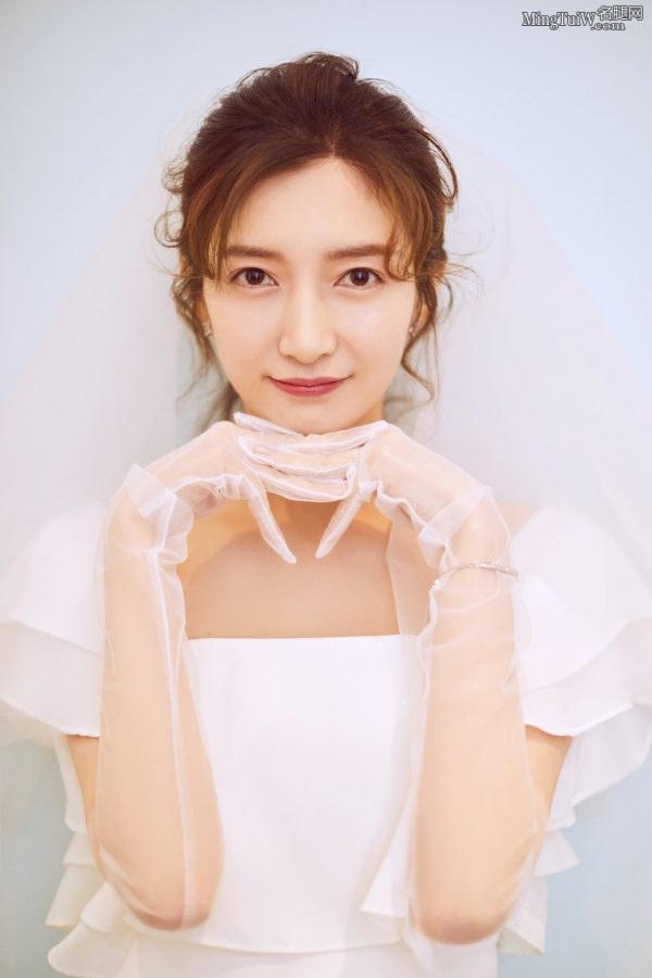 江疏影在胳膊上穿丝袜 你就是最美的新娘(3/6)
