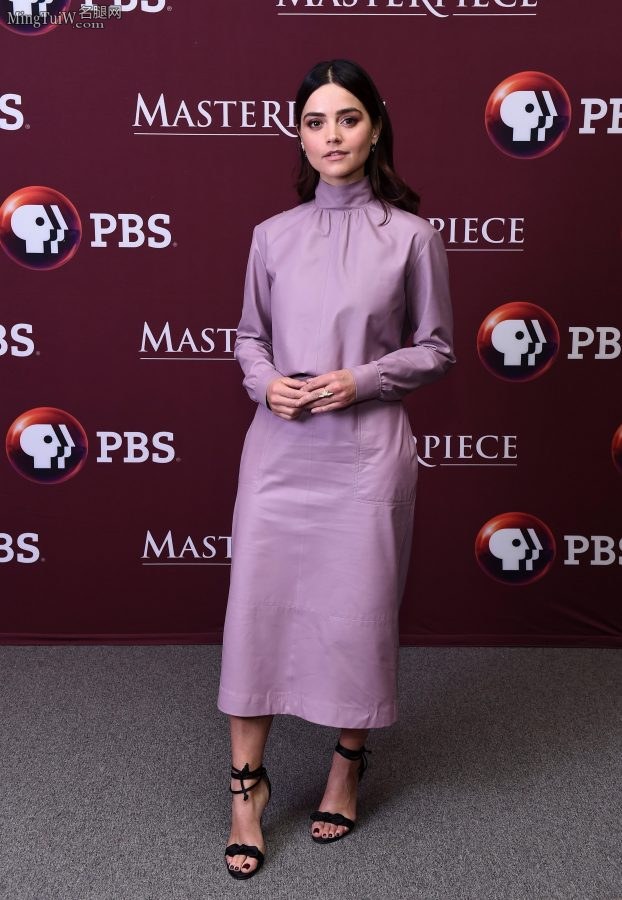 Jenna Coleman和编剧Daisy Goodwin接受采访(6/6)