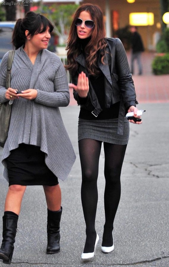 Kate Beckinsale长腿穿50D丝袜外出(8/14)