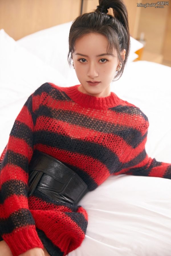 梳马尾辫的小美女袁冰妍的美腿绝对是极品等级(16/16)