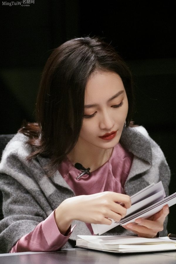 王鸥的美腿穿小白裙真好看(4/4)