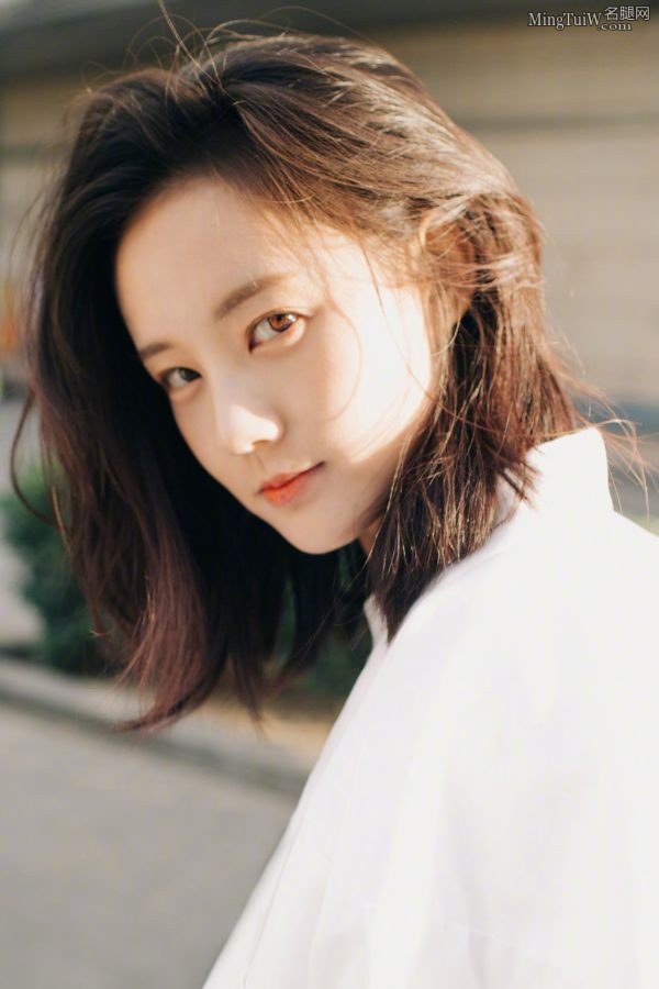 御妹李一桐秀起长腿来是一点不含糊(4/6)