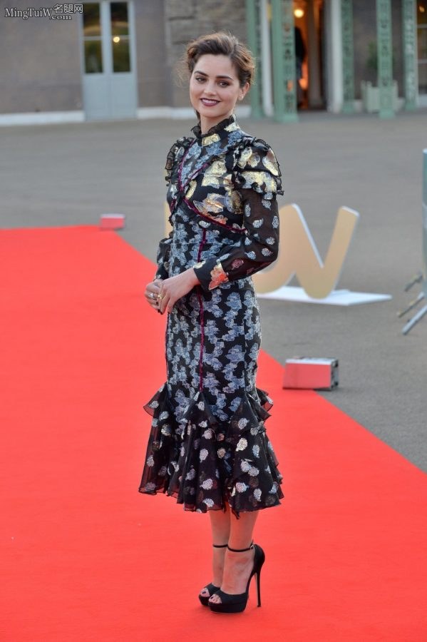 英国80后电视剧女演员Jenna Coleman脚穿恨天高(9/9)