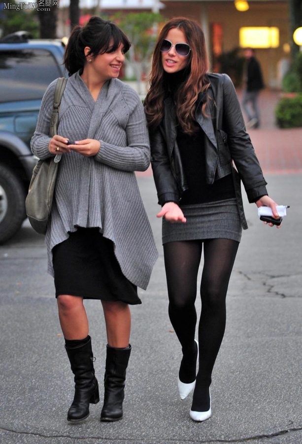 Kate Beckinsale长腿穿50D丝袜外出(7/14)