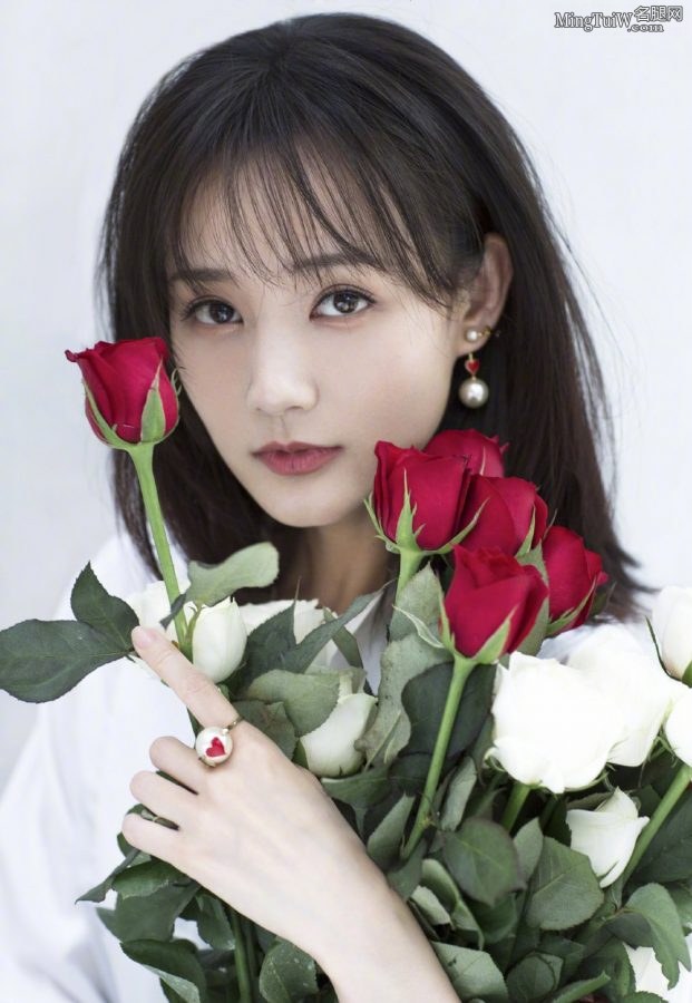 精致可爱的小美女李一桐 想和她约吗(3/3)