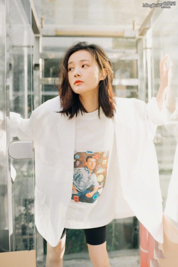 御妹李一桐秀起长腿来是一点不含糊(6/6)