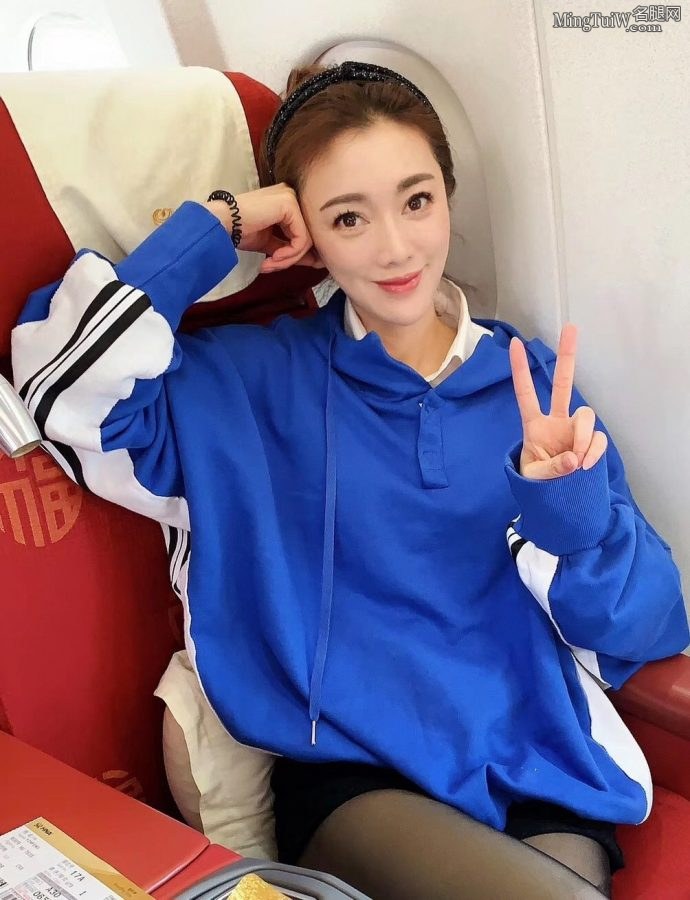 来点咖啡之翼的美女老板尹峰(3/5)