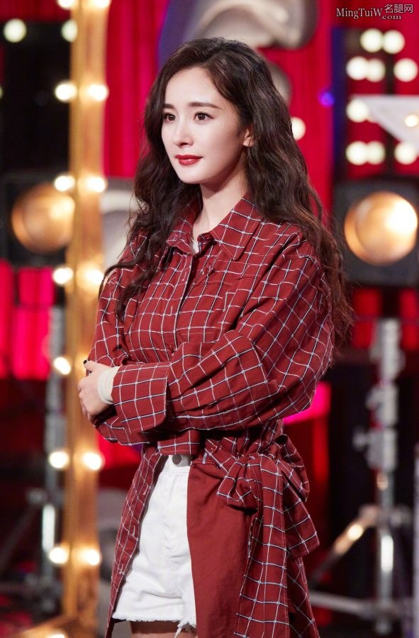 杨幂不愧是名腿网最受欢迎的美腿女神(24/54)