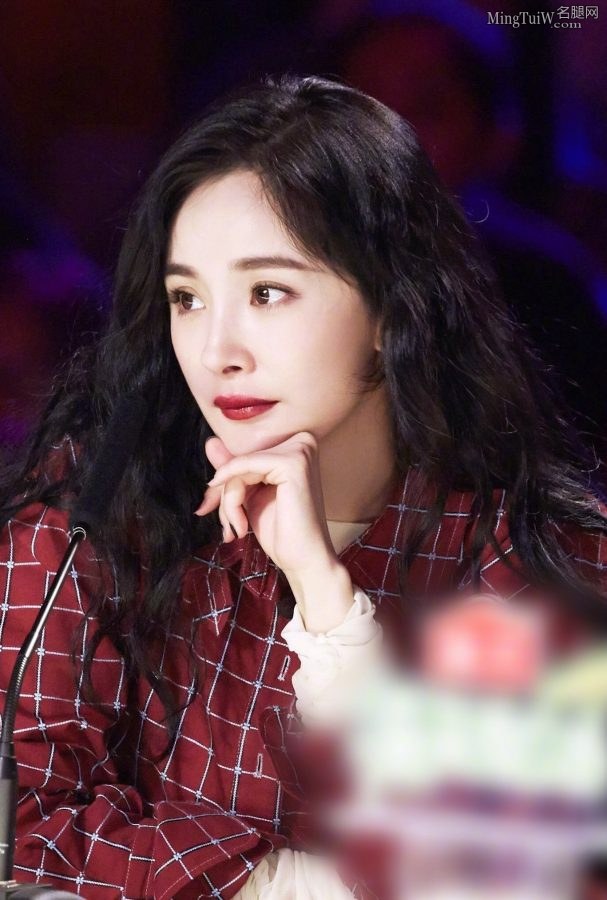 杨幂不愧是名腿网最受欢迎的美腿女神(32/54)
