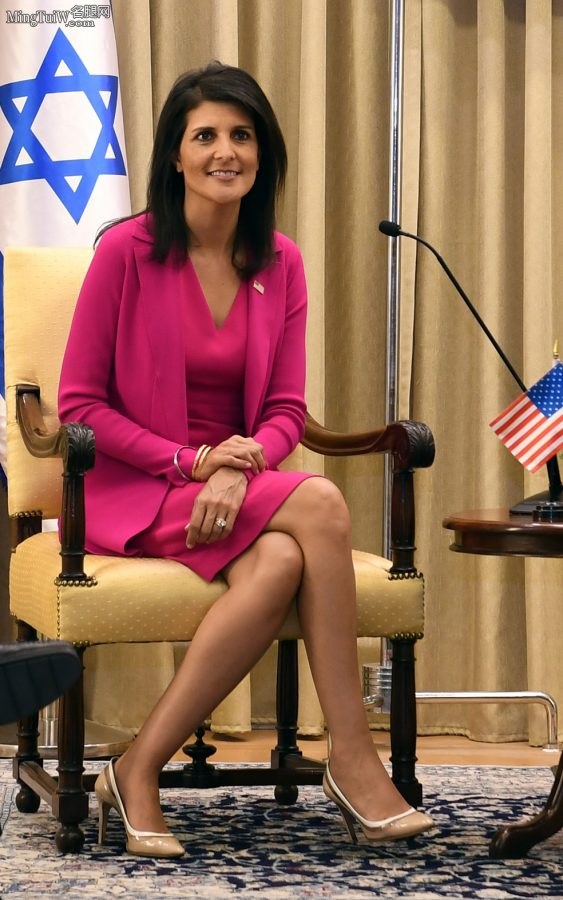 美国常驻联合国代表Nikki Haley高跟职业装（第2张/共6张）