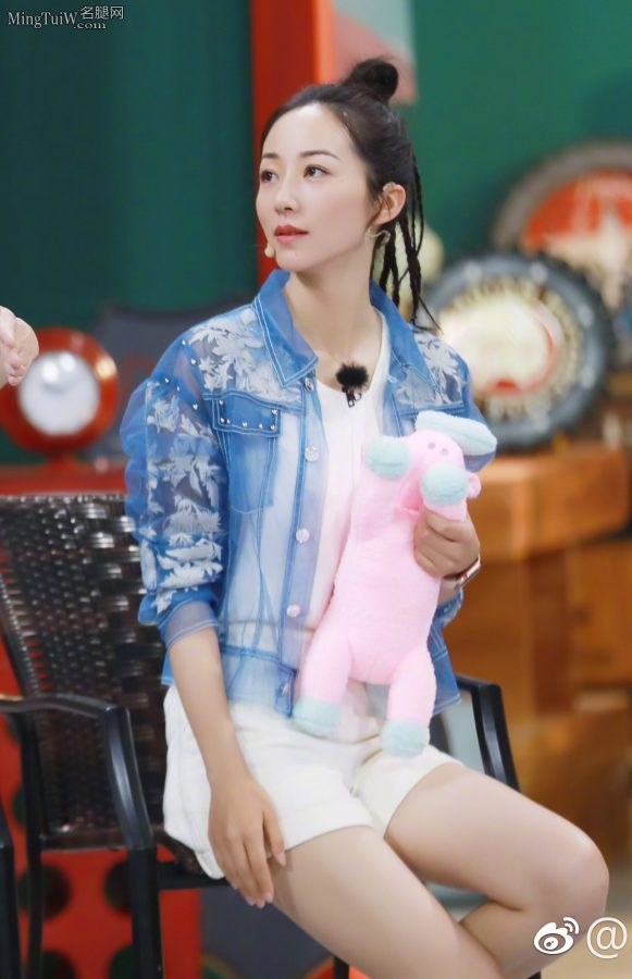 韩雪少女感十足的美腿(2/6)