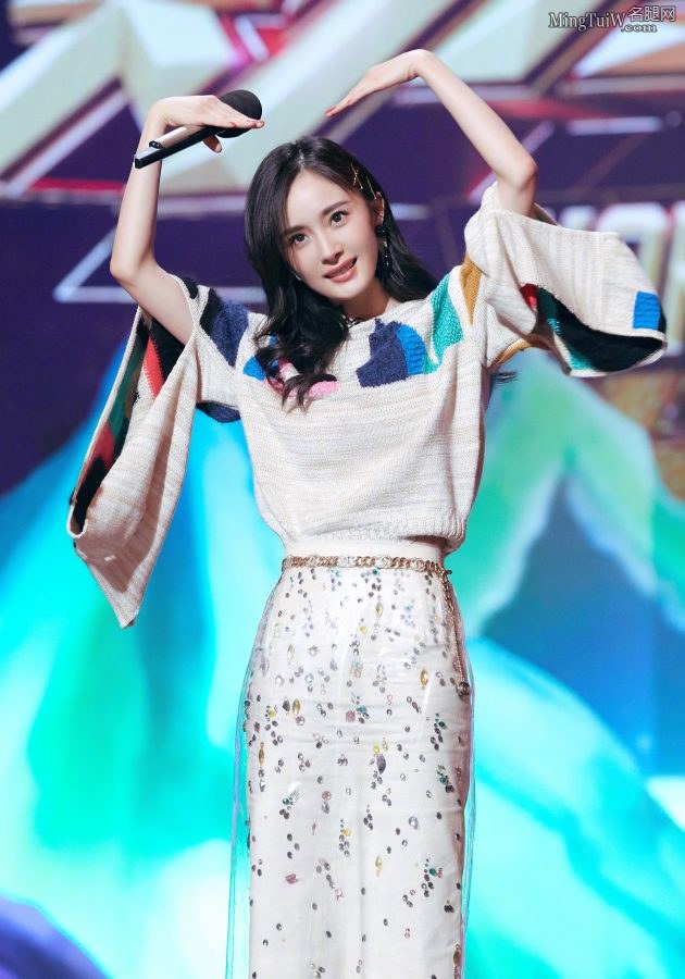 杨幂的美足玉手真是人间极品(13/17)