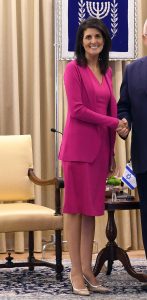 美国常驻联合国代表Nikki Haley高跟职业装