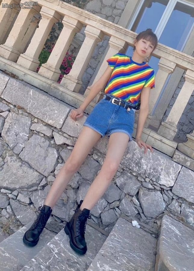 人美腿长的湖南女主播沈梦辰(1/2)