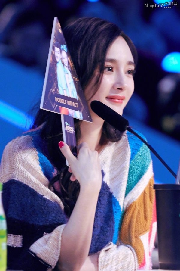 杨幂的美足玉手真是人间极品(15/17)