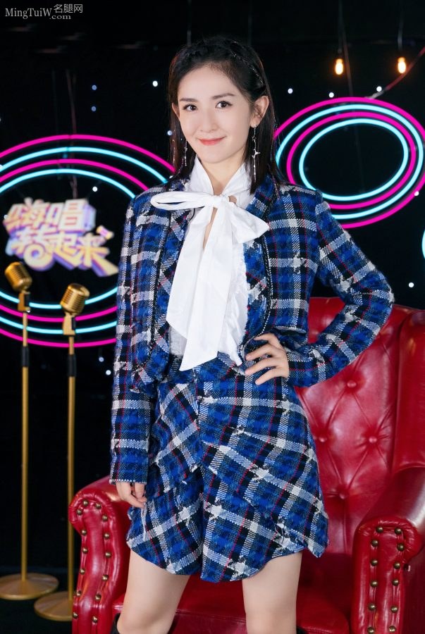 湖南卫视主持人谢娜的皮靴美腿，娜姐还是有很多人喜欢滴(5/11)