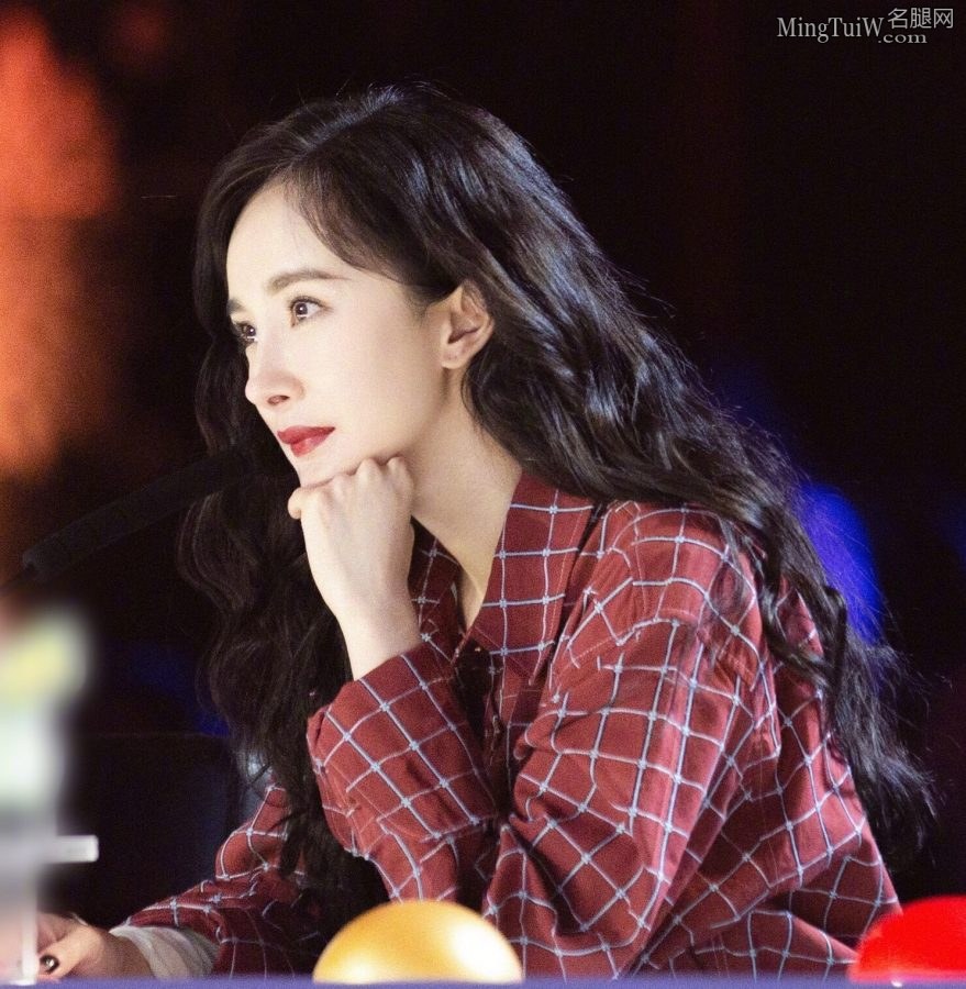 杨幂不愧是名腿网最受欢迎的美腿女神(37/54)