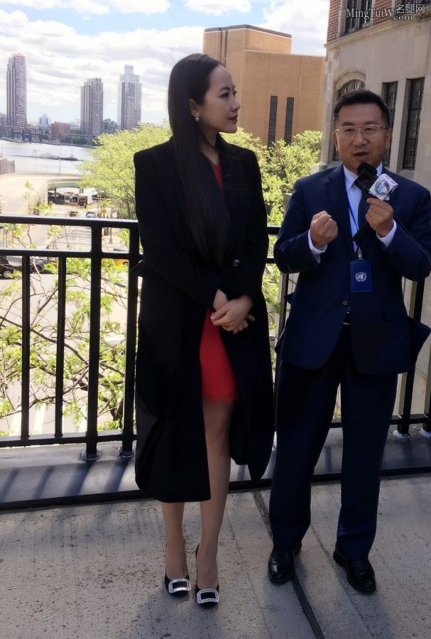 琵琶表演家马琳纤纤玉手和长腿(3/4)